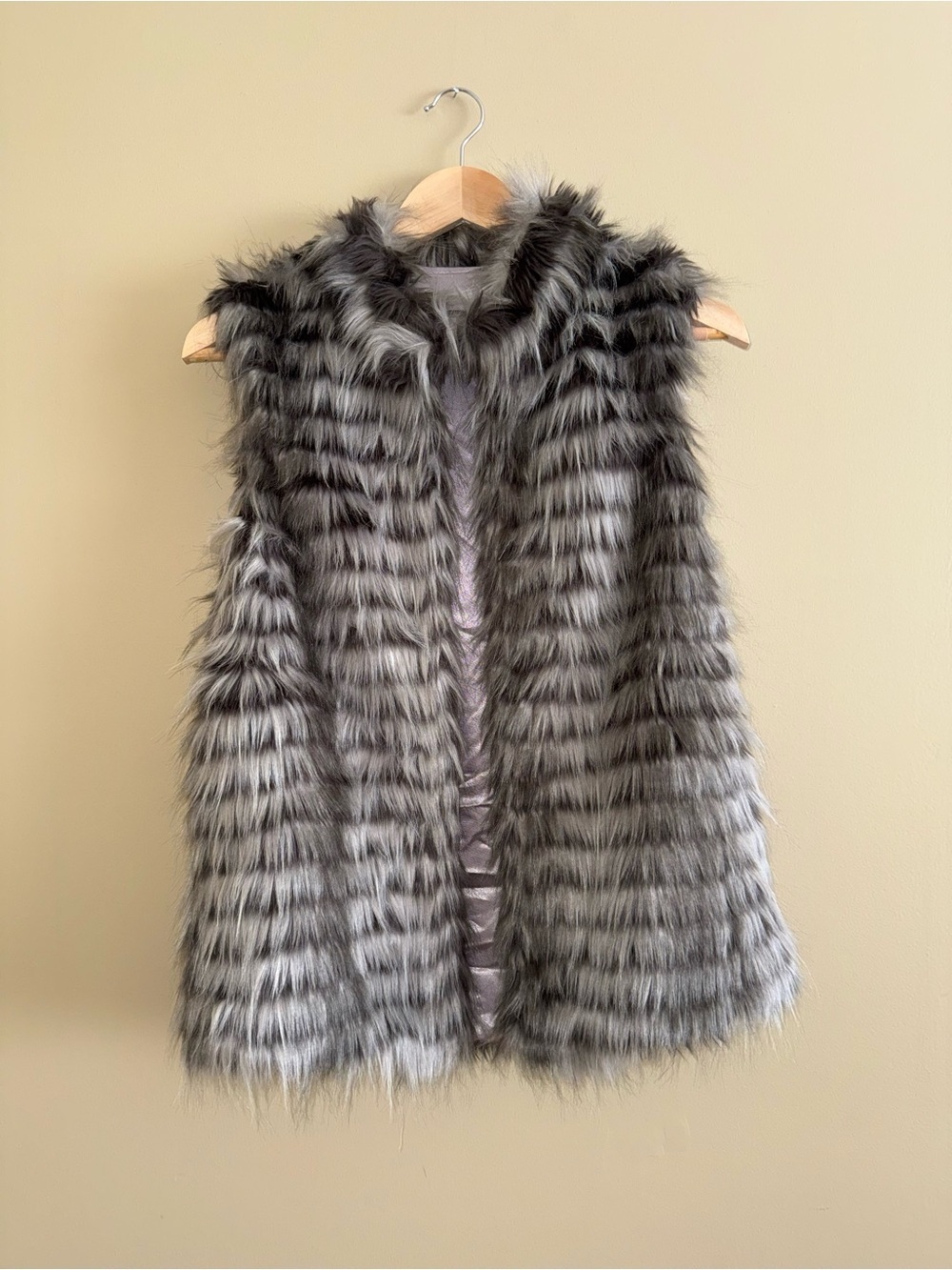 Bebe Faux Fur Sleeveless Chic Vest Size S/P Grey Y2K Indie Classic Feminine